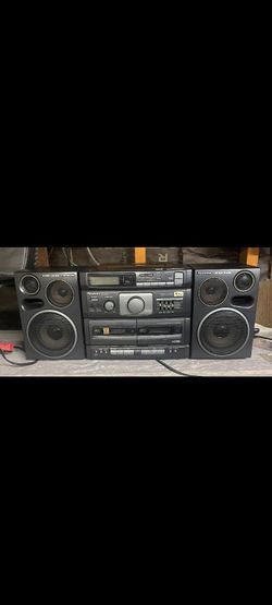 Panasonic RX-DT690 S-XBS 4-AMP boombox/stereo.