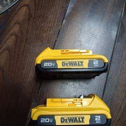 Dewalt 20v Baterias 2.0ah Nuevas $30each Cada Una Firme Precio 