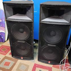 Set of Peavey TLS 4 Stage Speakers