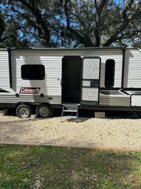 2024 Coleman Lantern Travel Trailer