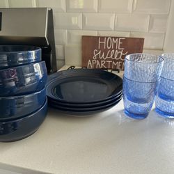 Dishware Set (8) & Cups (4)