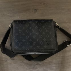 Louis Vuitton District PM - Monogram Eclipse
