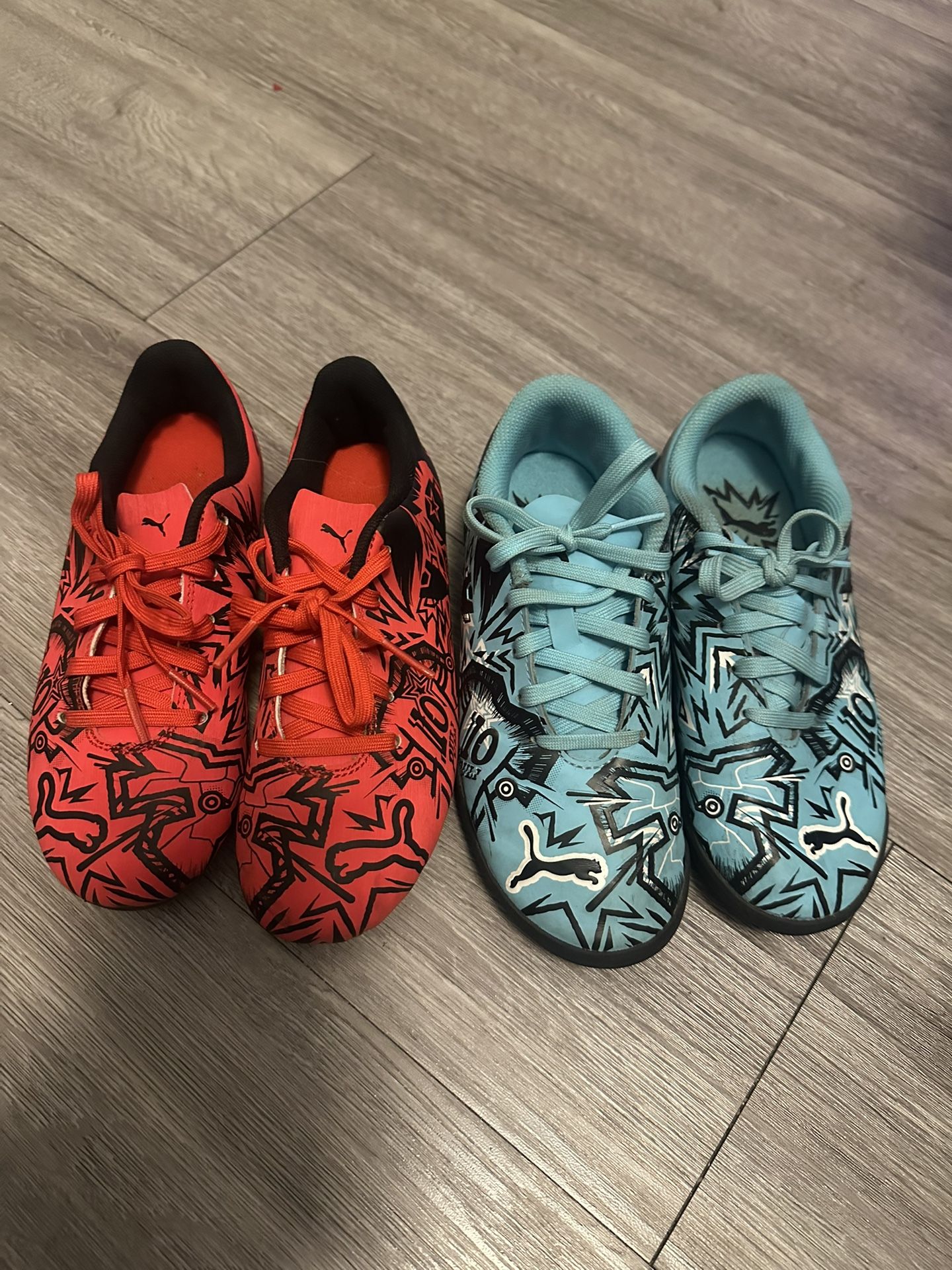 Boys Puma Soccer Cleats/shoes