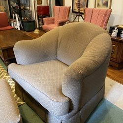 Chair With Ottoman 