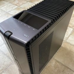 HP OMEN 870-213w (Intel Core i7 3.6 GHz, GTX 1070) Tower Desktop Gaming PC