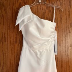 White Gown MORILEE Size 8