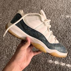 2001 Jordan 11 Low Snakeskin(10)