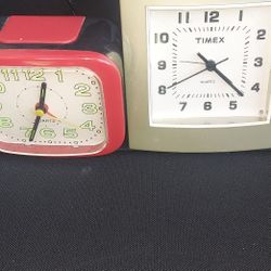 2 Vintage Clock 
