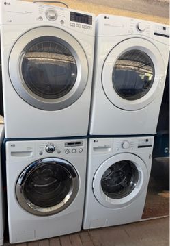 LG -BEAUTIFUL SET FRONT LOAD WASHER AND DRYER GAS IN EXCELLENT CONDITION