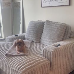 Oversized Plush Chair – Like New, Super Cozy! $650 – Pickup in Hoover, AL: