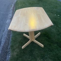 Free drop leaf table