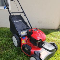 Troy bilt self-propelled Lawnmower 