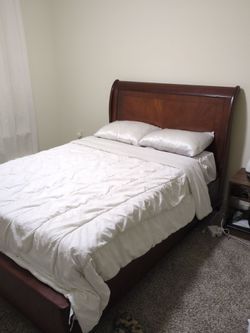 Wood bed frame