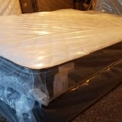 New Queen Size Mattress/boxspring Set