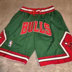 Michael Jordan Chicago Bulls Shorts Size Waistband 28-34