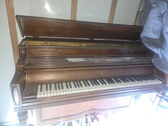 Antique Piano