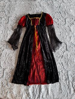 Which custome girl