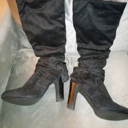 Black Scrunch Boots W/ Zipper  & Bows Size 8 1/2