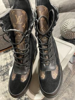 Louis Vuitton Laureate Desert Boots (40) 9 for Sale in Jacksonville, FL -  OfferUp