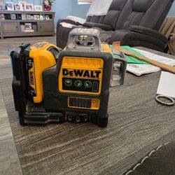 DeWalt 12v. Cross line green line laser