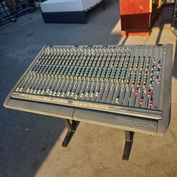 Delta SoundCraft Profesional Audio Mixer