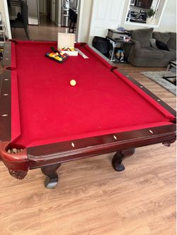 Pool table/ Mesa de billar