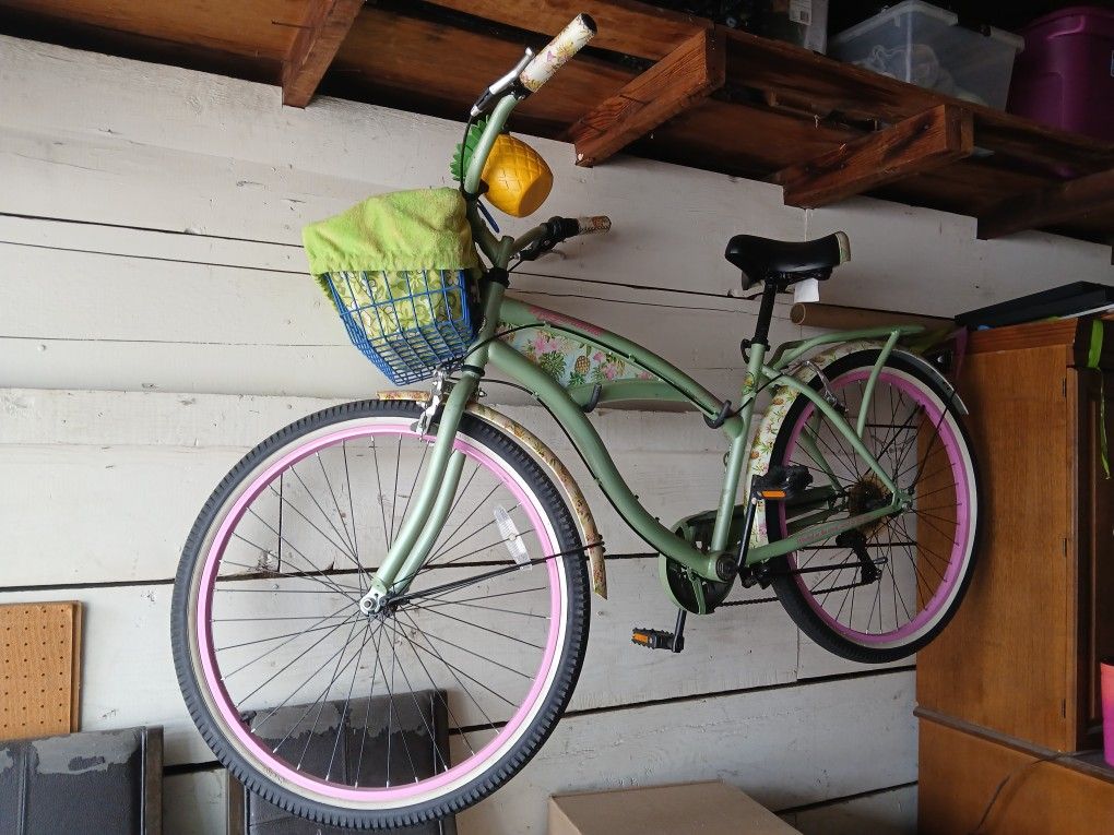 Margaritaville JimmyBuffitt Beach Cruiser Bike
