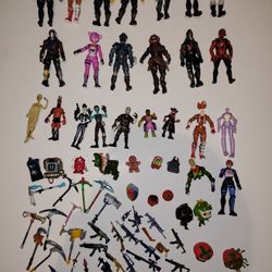 21 Fortnite Action Figures Plus A Few Partials + Accessories 