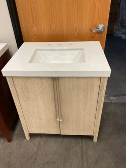 30” Brown Solid Wood Bathroom Vanity With Quartz Top (V1251)