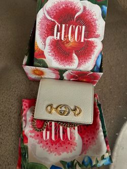 Gucci Zumi Mini Wallet on Chain