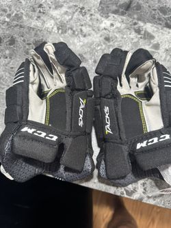 Kids Size 10 CCM Hockey Gloves