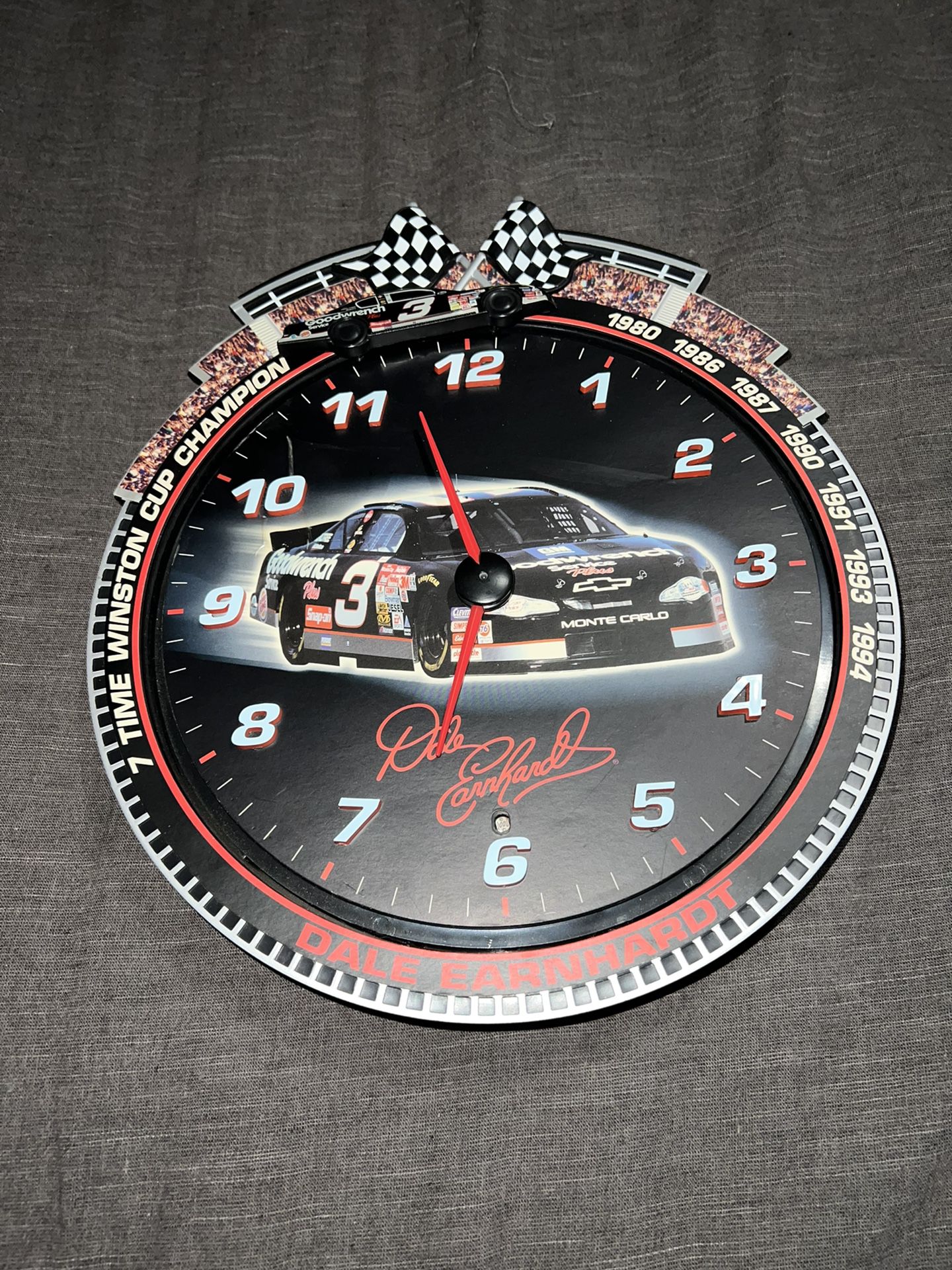 Collectible Dale Earnhardt Sr.#3 Wall RACE CLOCK with Real RACING SOUND