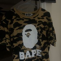 Bape Camo Tee Size Medium 