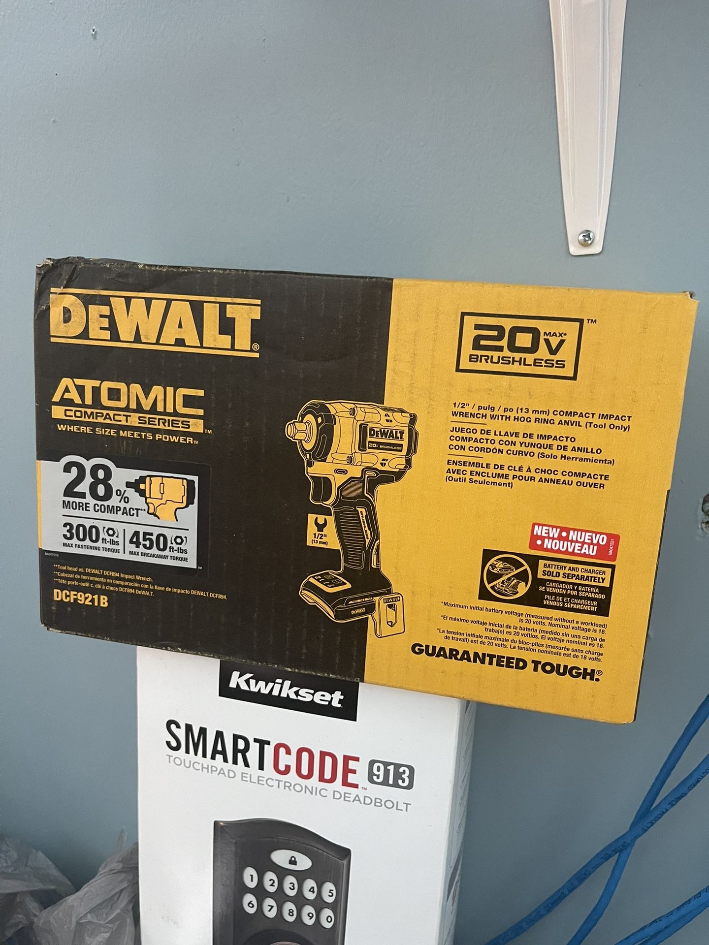 DEWALT ATOMIC 20V MAX Cordless Brushless 1/2 in. Impact Wrench (Tool Only)