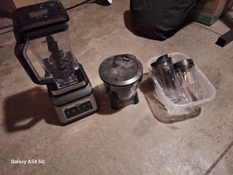 Ninja BN Series Auto-iQ blender system with cups + pitcher