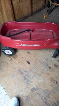 Radio flyer wagon