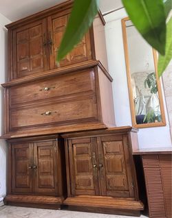Armoire dresser.  3 set.