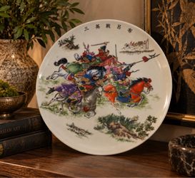 Chinese Porcelain Decorative Plate Battle Scene