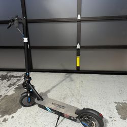 VibeRide E-scooter 24MPH (excellent condition) price can be negotiated