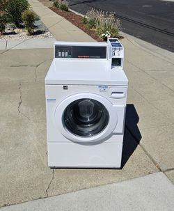 Excellent Speed Queen Coin Operated Commercial Washer 