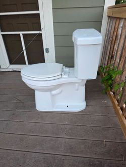 New Toilet  and toilet seat (Gerber brand)