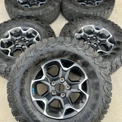 Jeep Rubicon 2022 4xe Gladiator Sahara MOPAR Wheels Rims Bf Goodrich Ko2 285/70/17