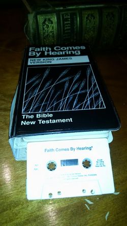 New testament NKJ. Version cassettes