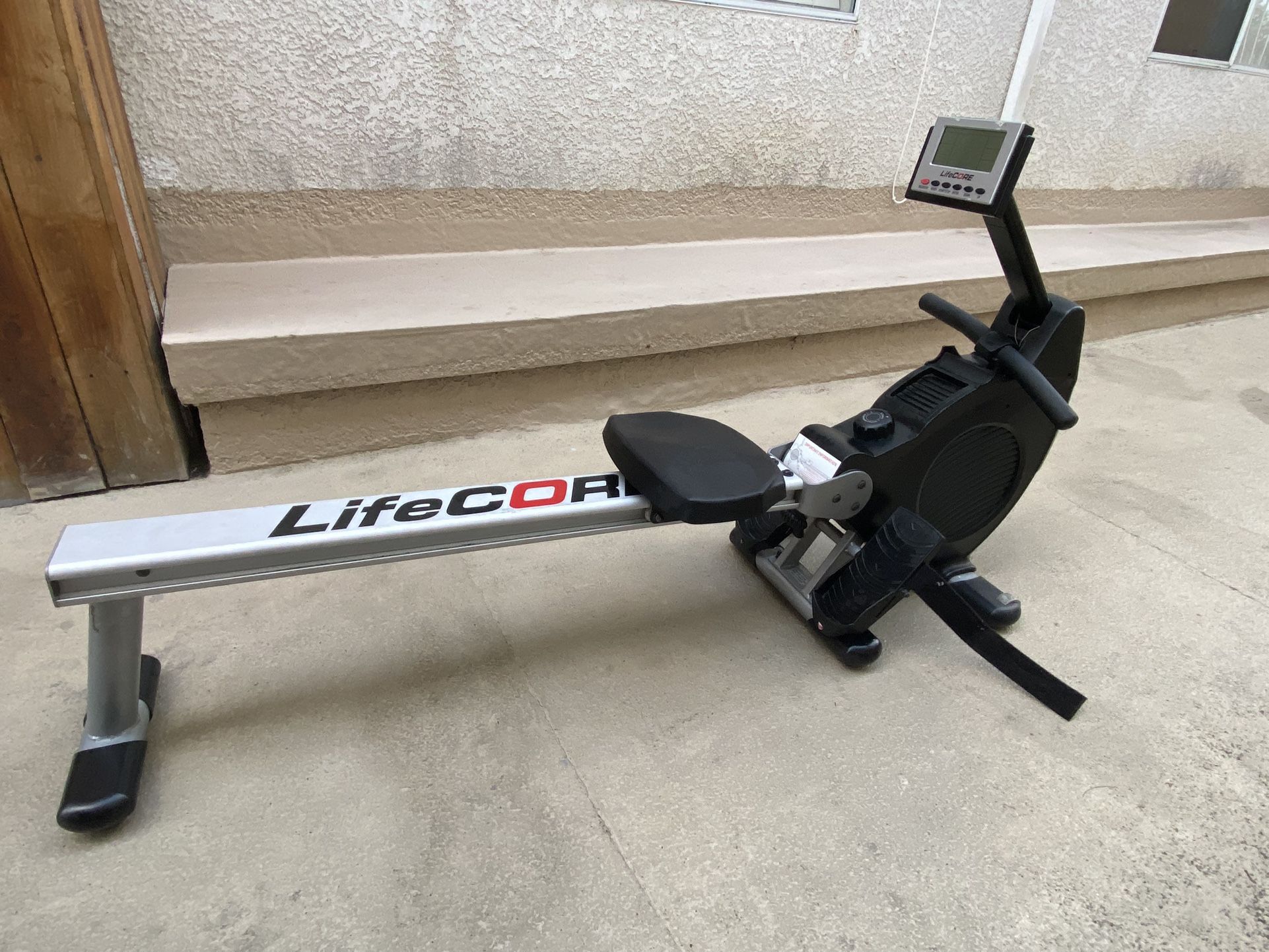 LifeCore Rowing Machine LC R88 for Sale in Hawthorne CA OfferUp
