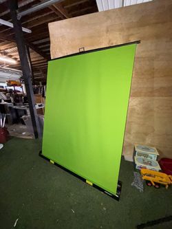 EMART Retractable Green Screen – Brand New (Sealed Box)