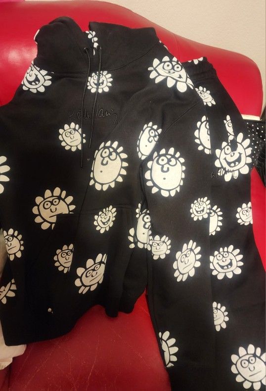 Kevin Heart New Swestshirt And Sweat Pants Set