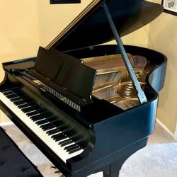 Steinway&son’s Baby Grand Piano In Excellent Condition Going For Free