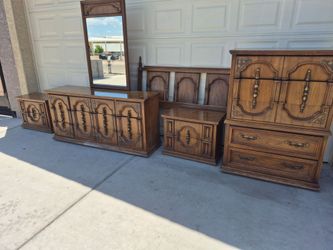 VINTAGE BASSETT FURNITURE INDUSTRIES, // BEDROOM SET OF 6 PIECE