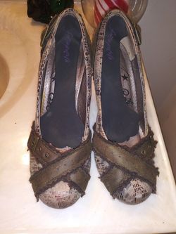 Womens designer heels size 7.5 naughty monkey womens shoes