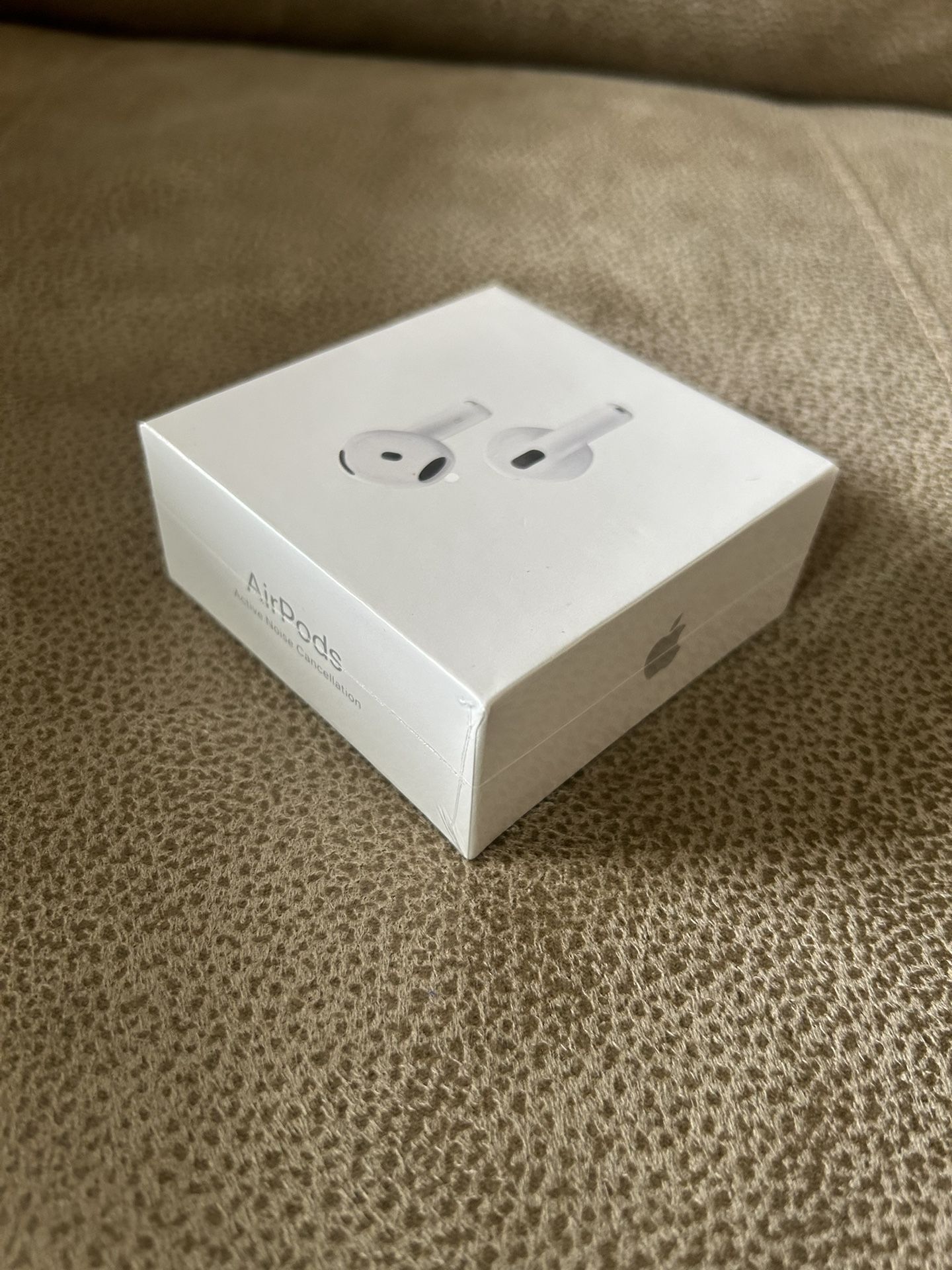 New Apple airpods 4 ANC